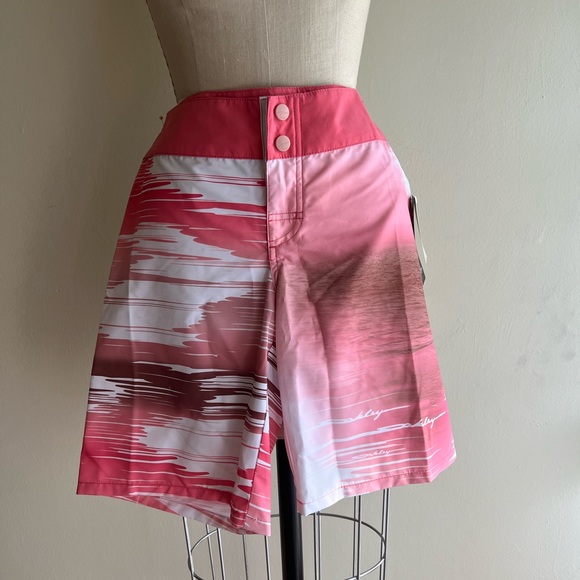 Oakley Pants - NWT Oakley Women Swim Shorts SZ-3/4